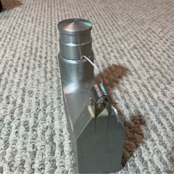 SafeDispense Single Floss Dispenser,heavy duty, very vintage Selling - Picture 9 of 9